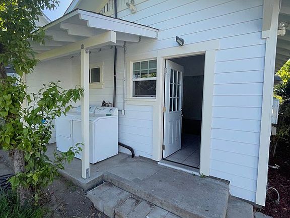 3rd image of 318 Belmont Ave