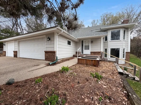 6475 Grand View Dr, Eden Prairie, MN 55346