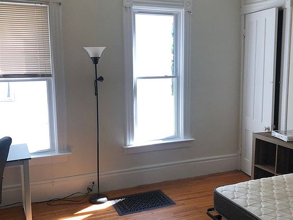 5th image of 854-56 Lancaster Ave #1