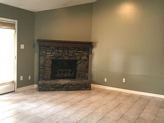 3rd image of 6088 Barrentine Dr