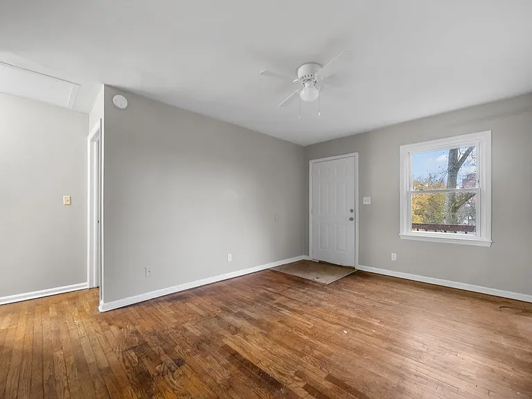 1525 Ferrell St #7 — Photo 6
