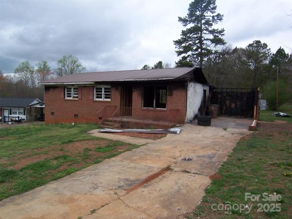1842 Quail Run Dr, Kingstown, NC 28150