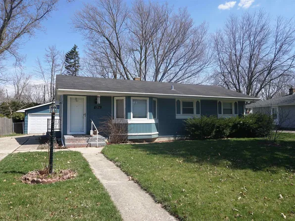 1216 Charlotte Dr, Rockford, IL 61108