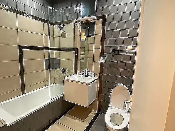 221 Clarkson Avenue image 11 of 12