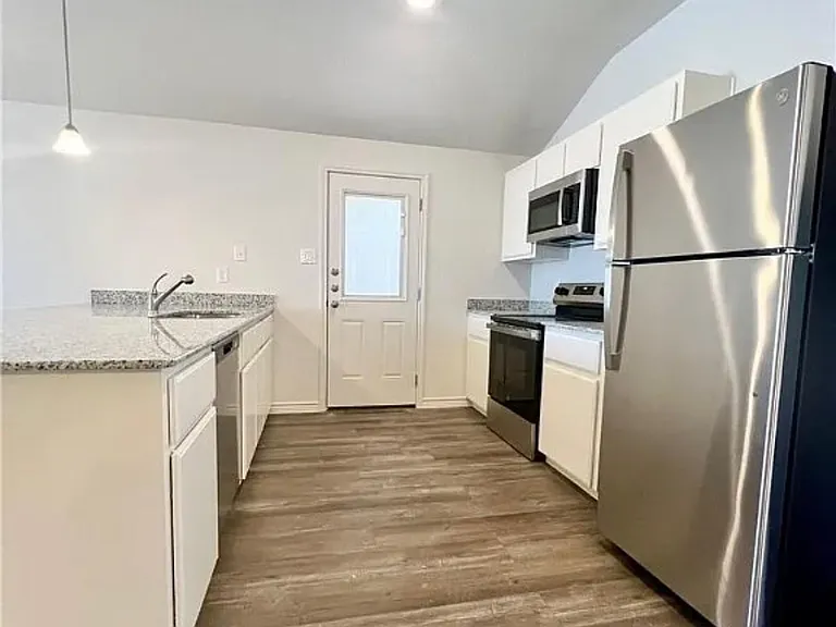 113 Dolphin Dr #1 — Photo 6