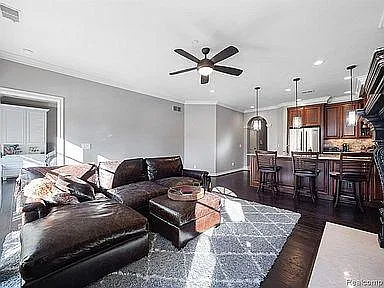 202 Walnut Blvd — Photo 9