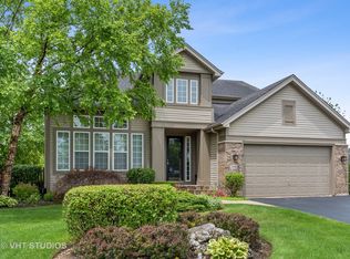 2288 Avalon Dr, Buffalo Grove, IL 60089