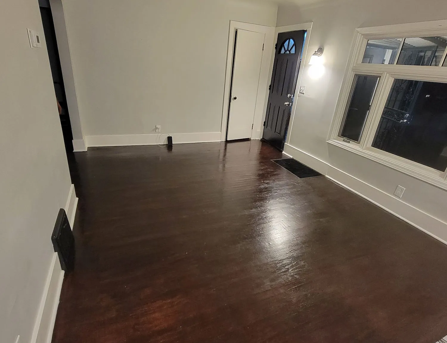 3 bed, 964 sqft, $1,200 — Photo 3