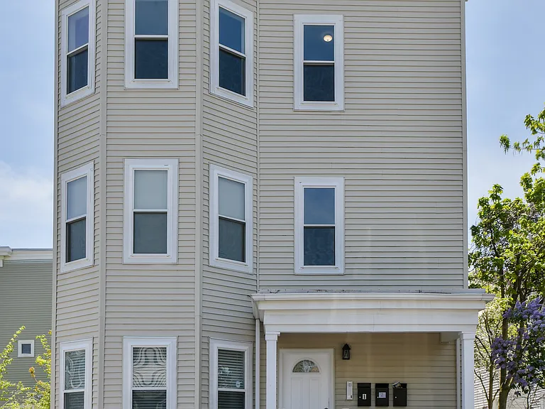 26 Elder St #3 — Photo 16