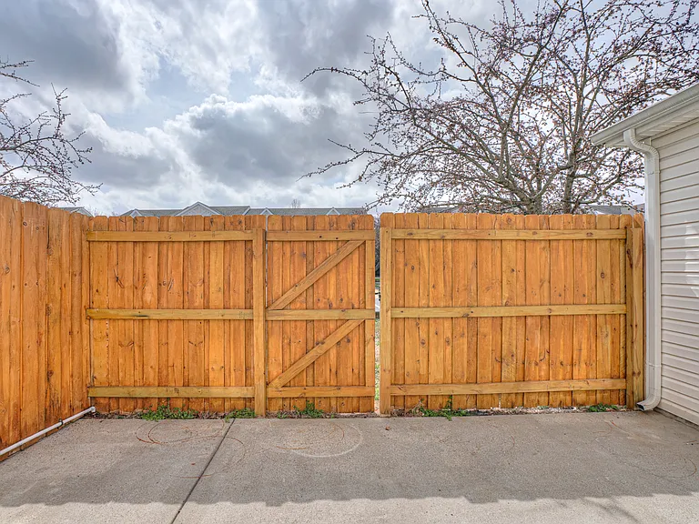 415 Arapaho Dr — Photo 10