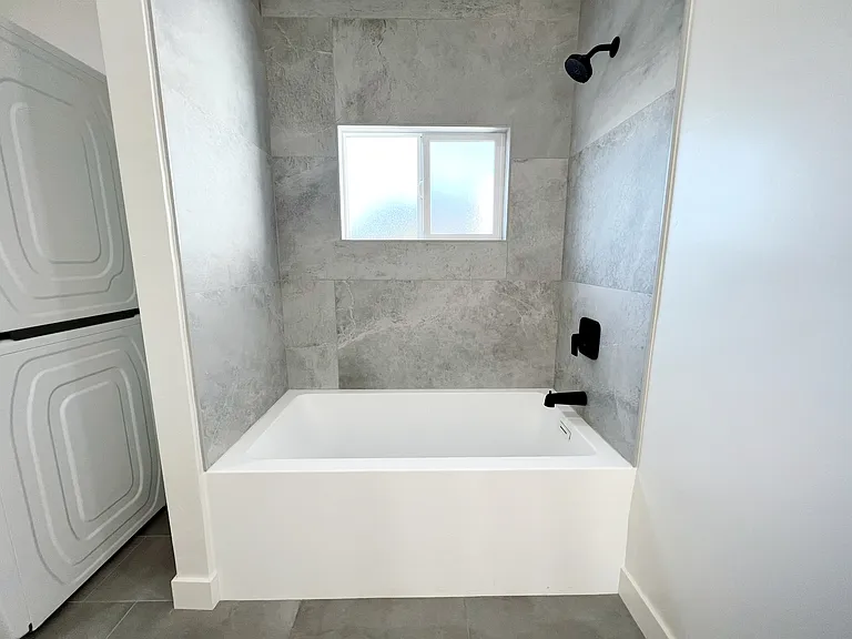 637 Pine Tree Ln — Photo 10