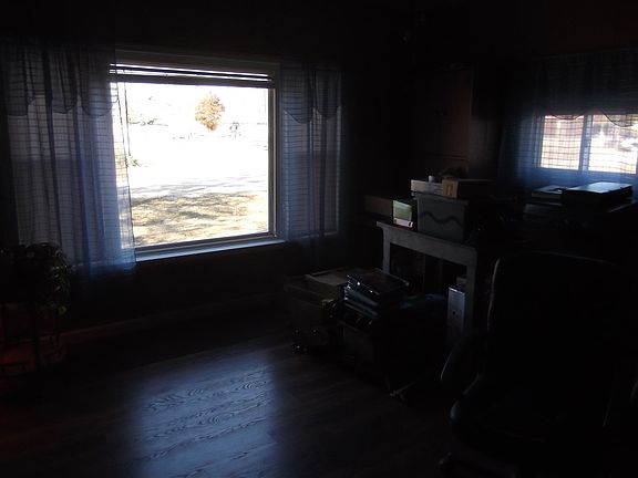 4th image of 360 N Birch St