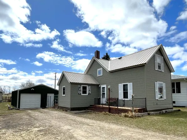 303 McKinley Ave, Underwood, ND 58576