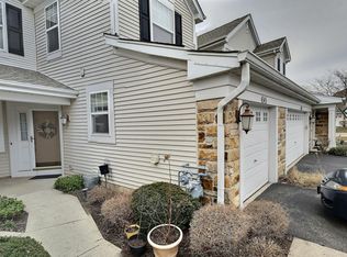 4345 Shooting Star Dr, Island Lake, IL 60042