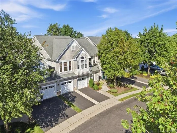 39 Symphony Drive, Lake Grove, NY 11755