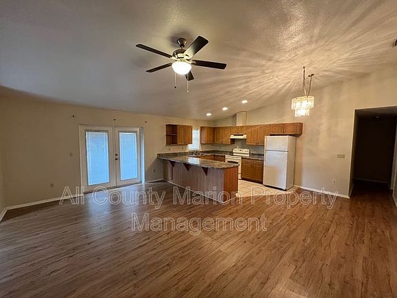 2nd image of 1432 S Montgomery St
