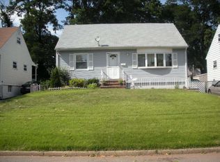 24 Kiva St, Iselin, NJ 08830