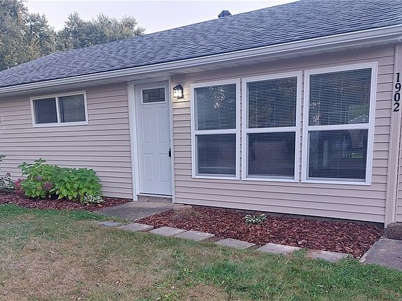 2nd image of 1902 Westwood Dr