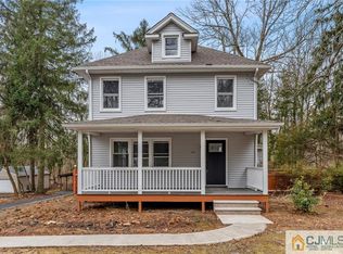 323 Stirling Rd, Watchung, NJ 07069