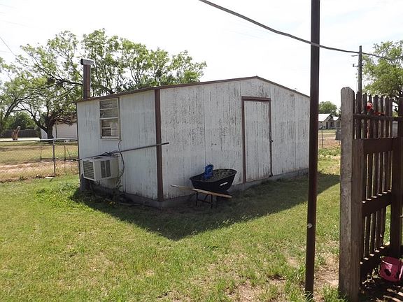 3rd image of 241 NW Avenue F