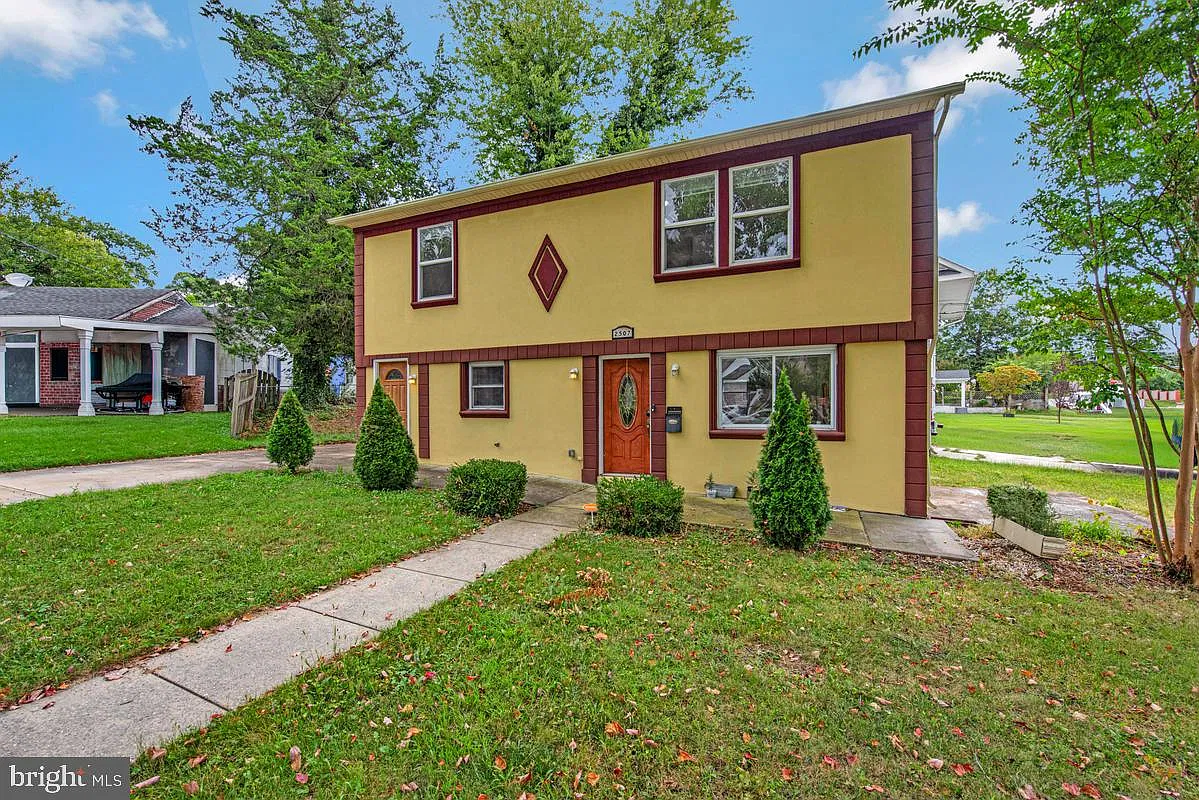 4 bed, 3.5 bath, 2373 sqft, $4,200 — Photo 3