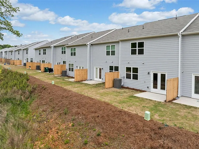 602 Jervis Way — Photo 42