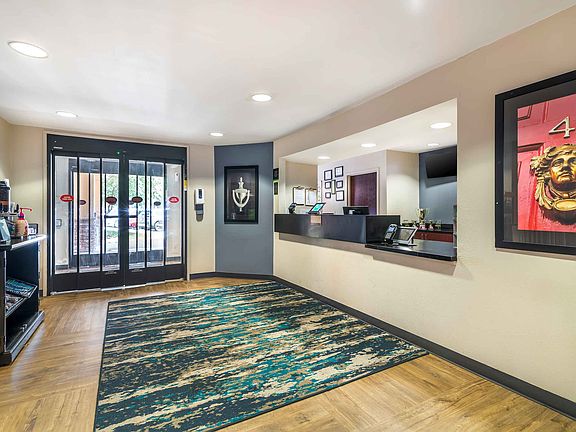 Lobby and Guest Check-in