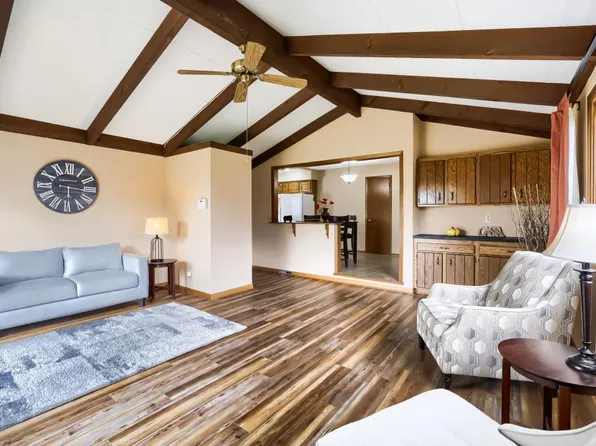 6260 Brooklyn Dr, Brooklyn Center, MN 55430