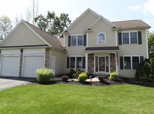 214 Knights Trl W, Rochester, NY 14624