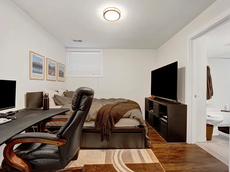 1149 W Cornelia Ave #1 — Photo 10