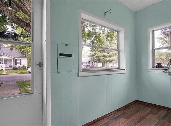 3rd image of 804 Sherman Ave