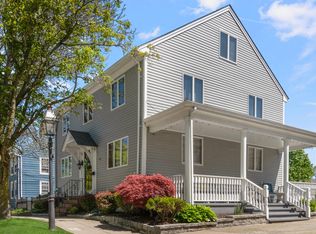 706 Hope St #2, Bristol, RI 02809