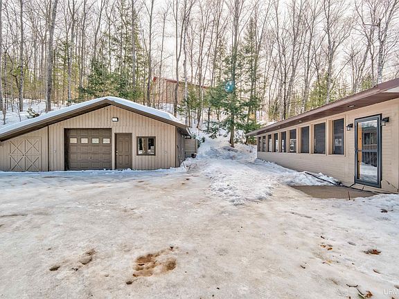 3rd image of 3922N Munson Ln