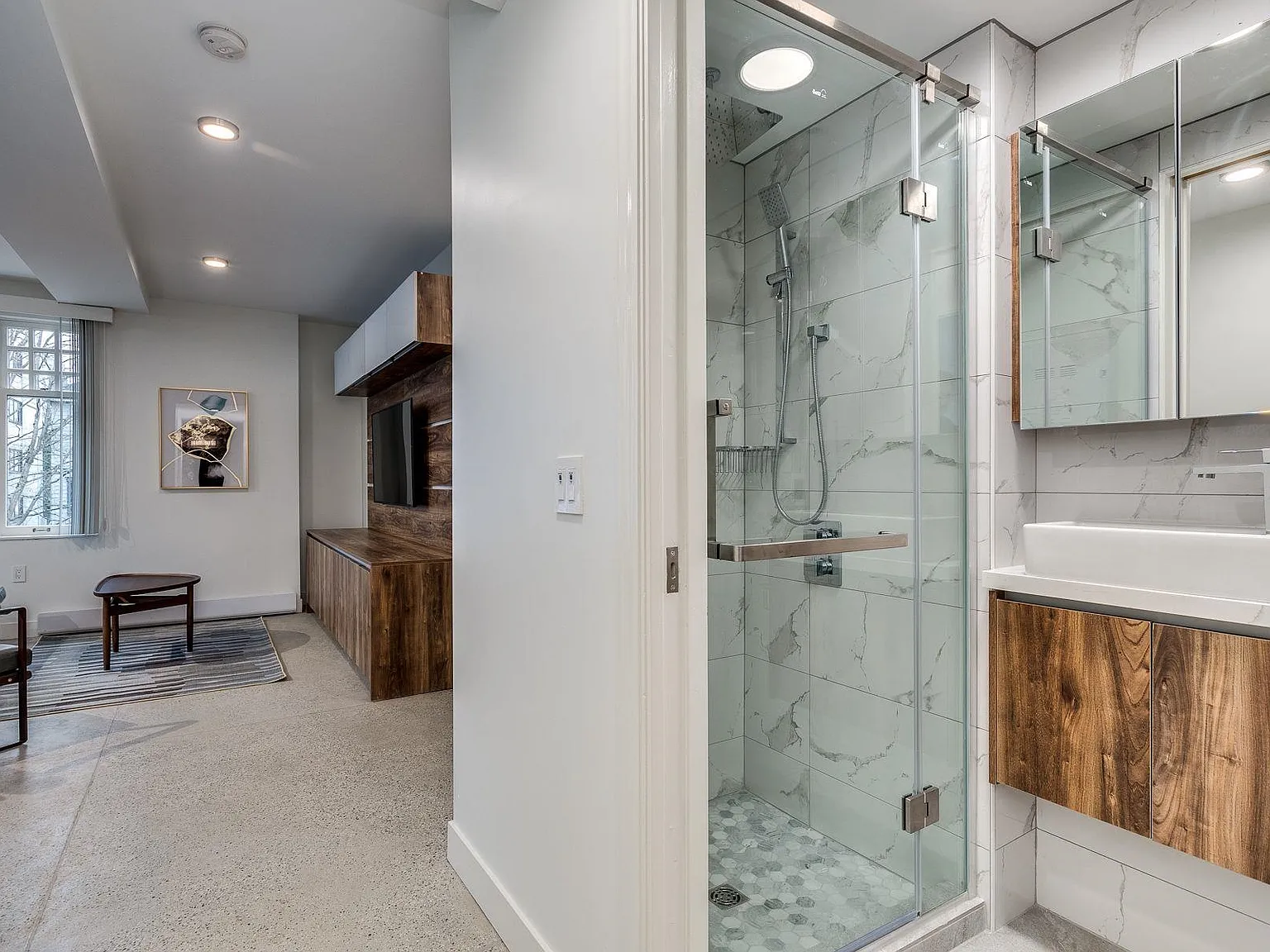 2 bed, 765 sqft, $3,890 — Photo 2