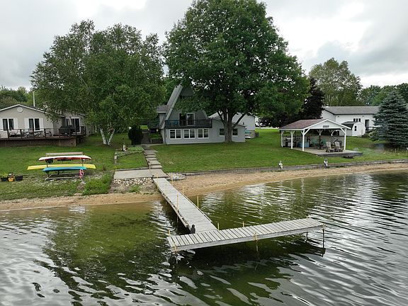 2nd image of 332 Gitchegumee Dr
