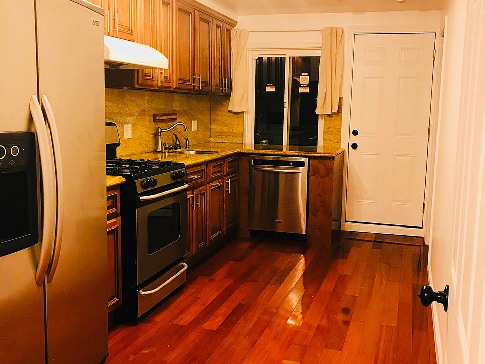 1st image of 2110-2112 28th Ave