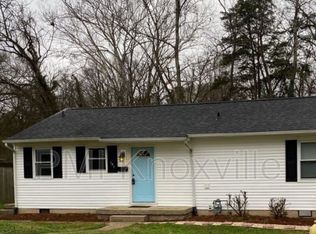 121 Atlanta Rd, Oak Ridge, TN 37830