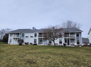 300 Foxwood Dr UNIT 106, Waterford, WI 53185