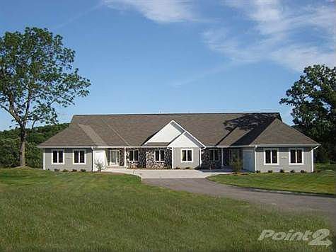 Spacious Side-by-Side Ranch Construction