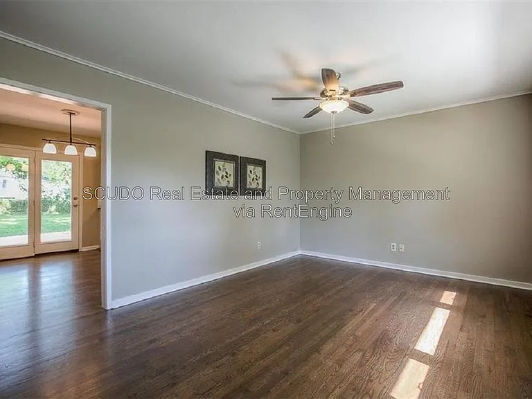 7642 Ash St — Photo 2