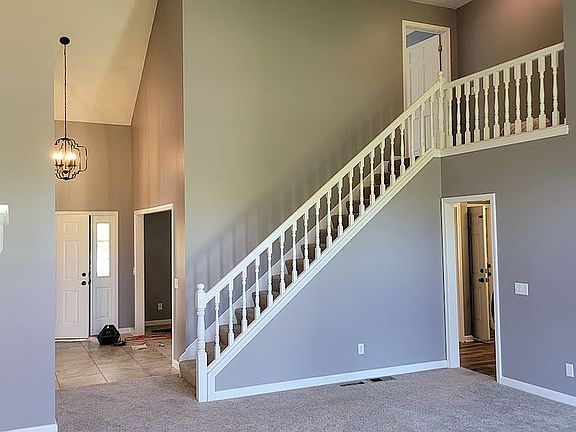 5th image of 458 Dillon Cir NE