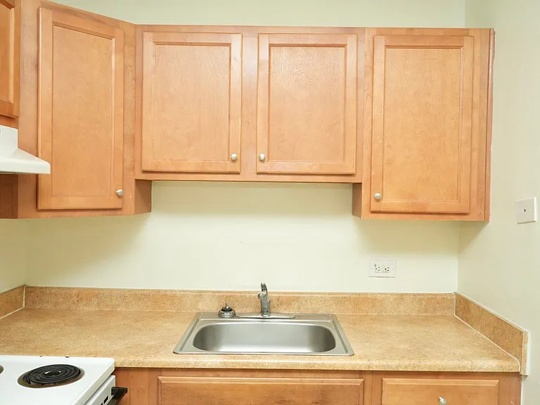Lynnhaven Apartments — Photo 9