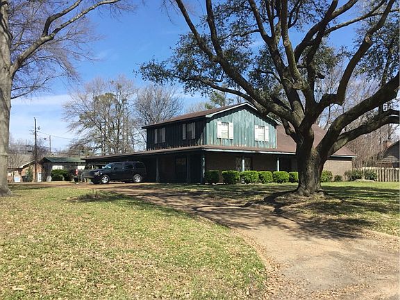 3rd image of 302 N Deer Creek Dr