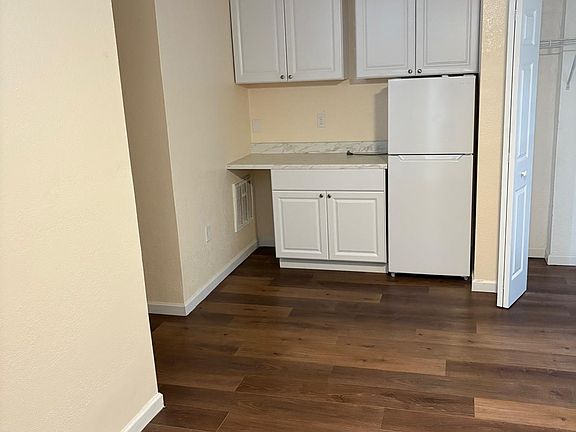 5th image of 13843 Glasser Ave