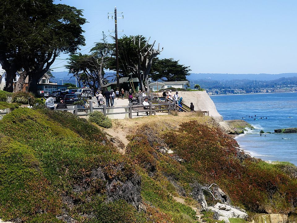 Pleasure Point....within walking distance