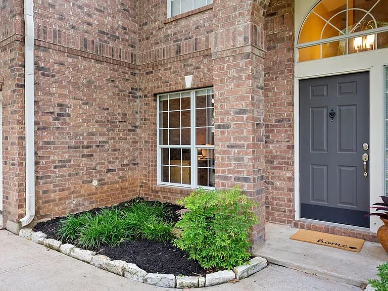 8203 Miller Falls Dr — Photo 3