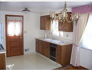 3rd image of 532 Kirk Ave