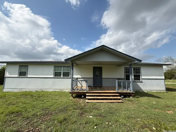 281 Oak, Harper, TX 78631