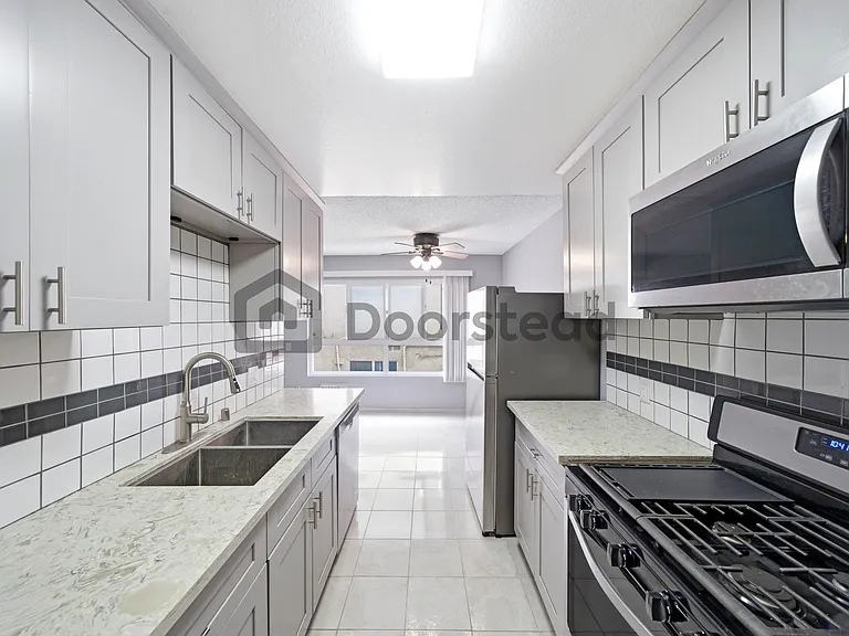 1826 S Bundy Dr #5 — Photo 1