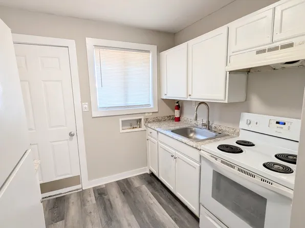696 Hill St, Forest Park, GA